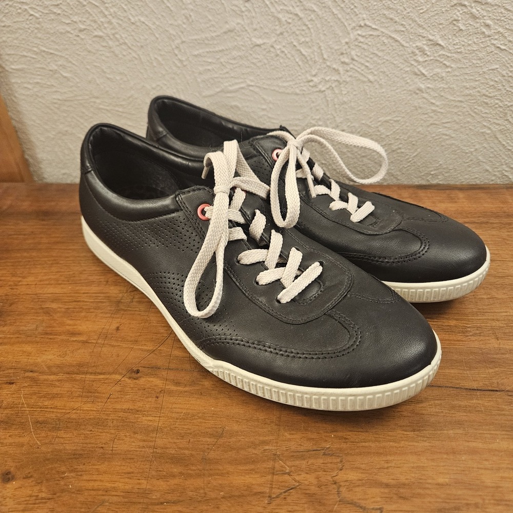 Ecco Crisp Black Leather Comfort Sneakers Shoes Women 9.5/10 / Men 8/8.5